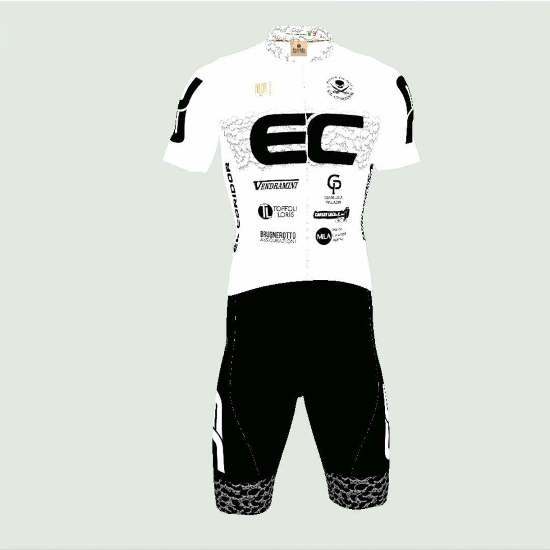 Il nuovo completo del team...